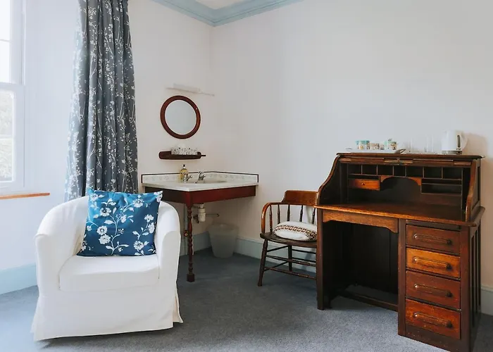 Ivy House Cornwall B&B